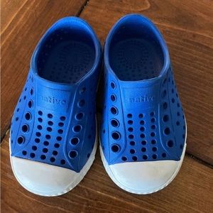 Native shoes size c4